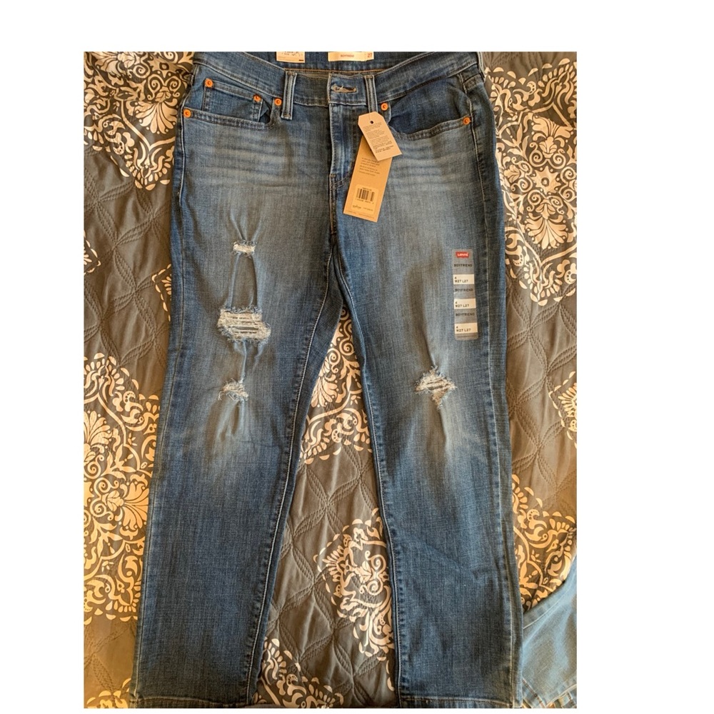 Levi’s boyfriend jeans